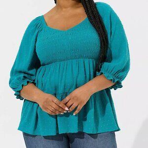 Torrid Biscay Bay Crinkle Gauze Smocked 3/4 Blouson Tiered Top in Size 2 (18/20)